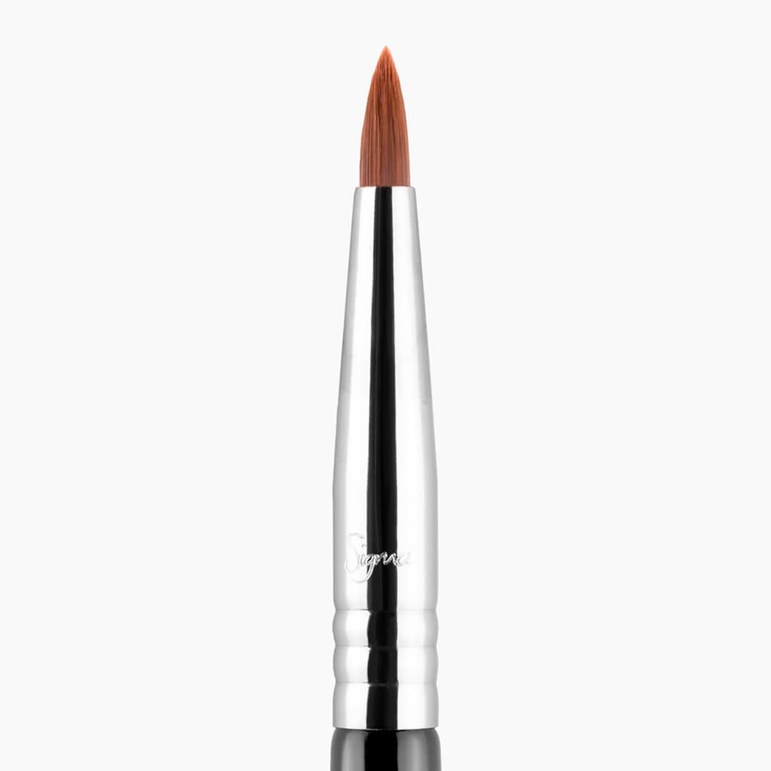 Sigma Beauty E05 Eyeliner Brush Online in UAE Beauty On Wheels