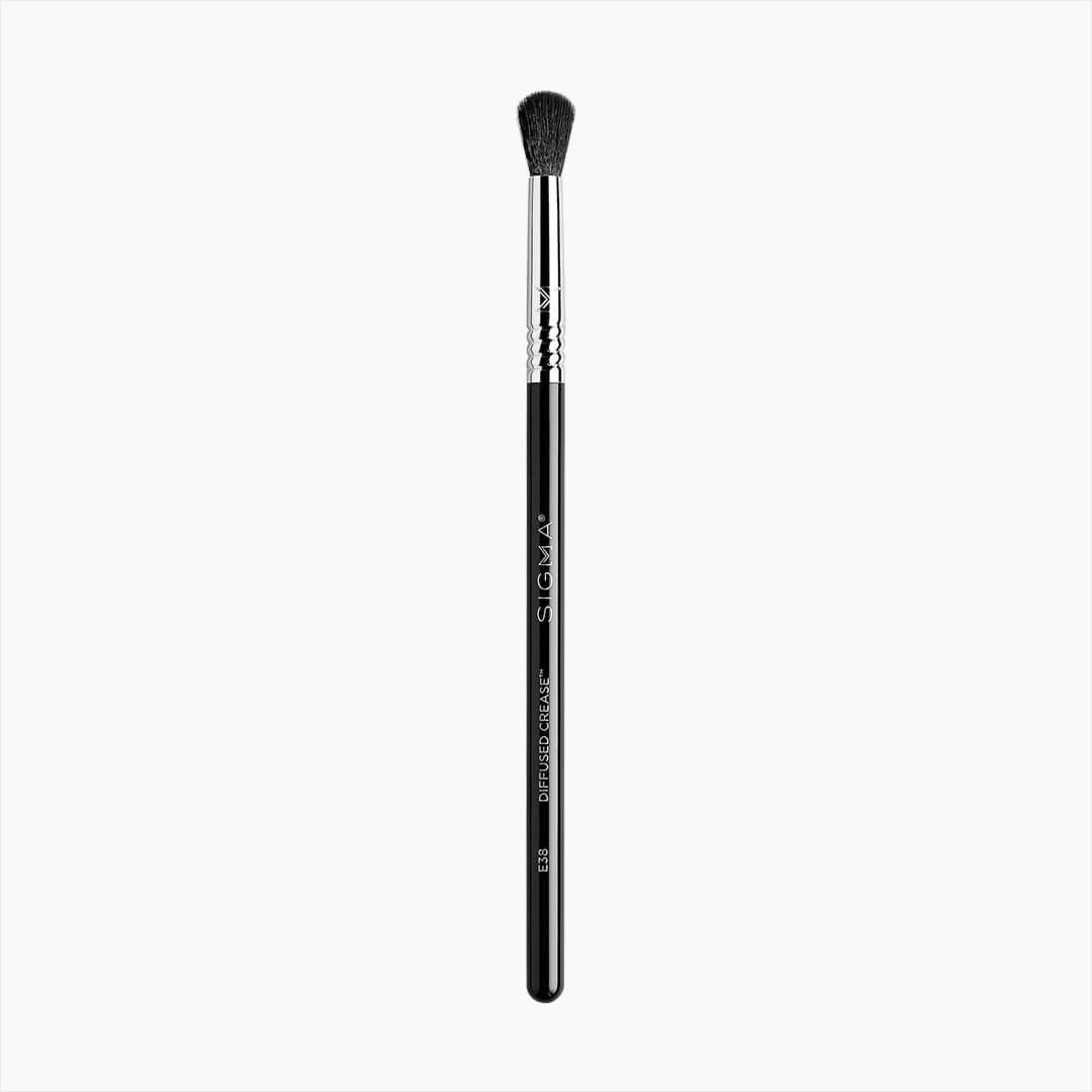 Sigma Beauty E38 Diffused Crease Brush Online in UAE Beauty On
